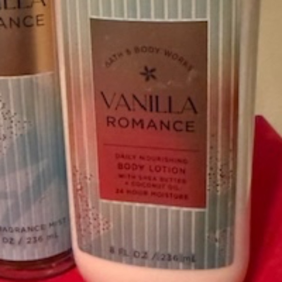 Bath & Body Works Vanilla Romance Bundle *NEW* - Picture 4 of 7